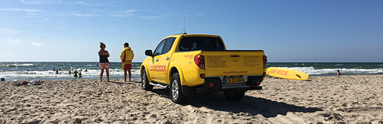 Rettungsschwimmer am Strand von Sondervig